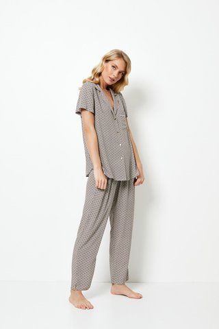 Женская бежевая пижама рубашка и брюки Aruelle Jamila pajama long XS Jamila pajama long фото